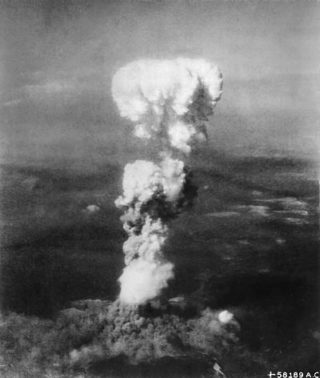 Foto des Atombombenabwurfes auf Hiroshima